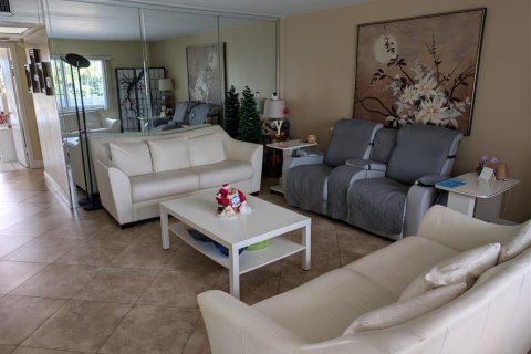 Condo in Deerfield Beach, Florida, 2 bedrooms № 2258172 - photo 4