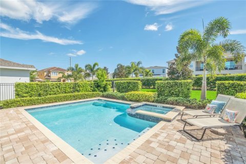 Villa ou maison à louer à Kissimmee, Floride: 8 chambres, 316.98 m2 № 2218158 - photo 3