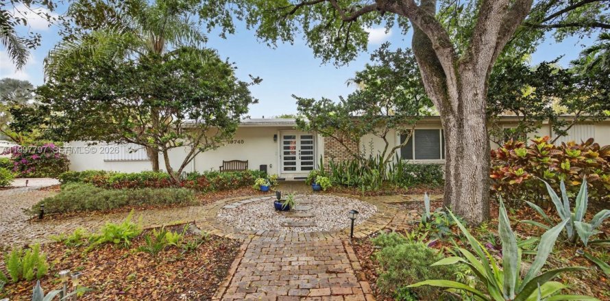 House in Homestead, Florida 4 bedrooms, 193.61 sq.m. № 2067030