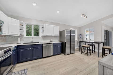 House in Homestead, Florida 4 bedrooms, 193.61 sq.m. № 2067030 - photo 23