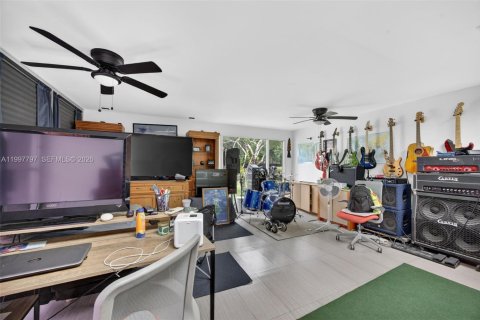 House in Homestead, Florida 4 bedrooms, 193.61 sq.m. № 2067030 - photo 26