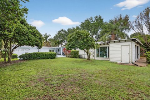 House in Homestead, Florida 4 bedrooms, 193.61 sq.m. № 2067030 - photo 13