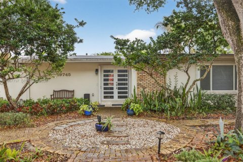 House in Homestead, Florida 4 bedrooms, 193.61 sq.m. № 2067030 - photo 3