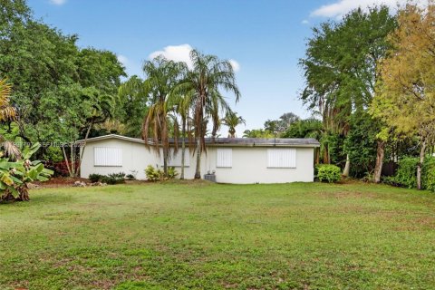 House in Homestead, Florida 4 bedrooms, 193.61 sq.m. № 2067030 - photo 8