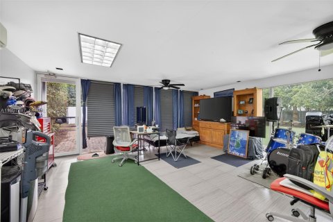 House in Homestead, Florida 4 bedrooms, 193.61 sq.m. № 2067030 - photo 25