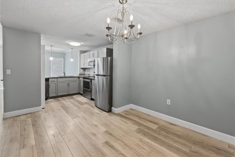 Condominio en alquiler en Sarasota, Florida, 1 dormitorio, 95.88 m2 № 2322807 - foto 3