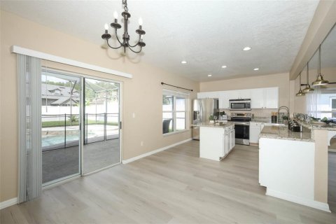 House in Orlando, Florida 4 bedrooms, 177.35 sq.m. № 1872895 - photo 15
