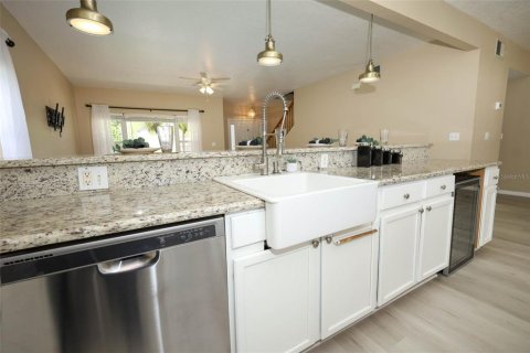 House in Orlando, Florida 4 bedrooms, 177.35 sq.m. № 1872895 - photo 19