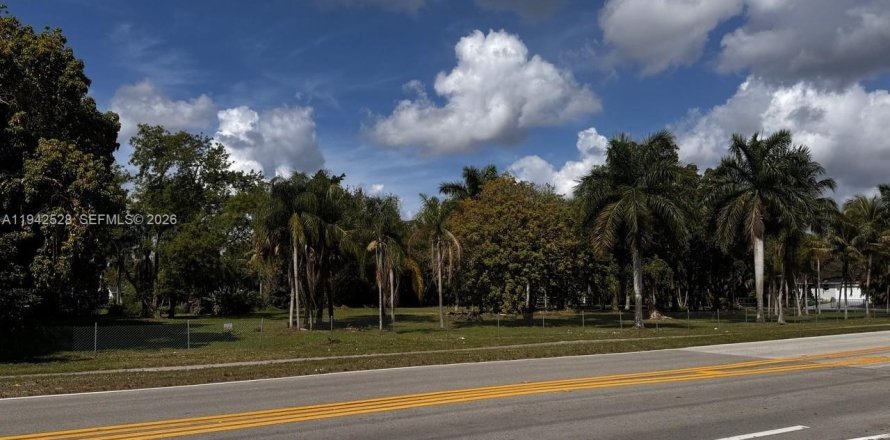 Terrain à Davie, Floride № 2088716