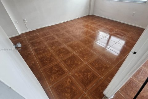 Condo in Miami, Florida, 1 bedroom  № 1971482 - photo 7