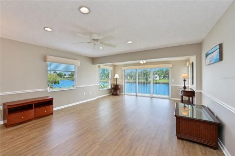 Condo in Bradenton, Florida, 2 bedrooms  № 2414097 - photo 17