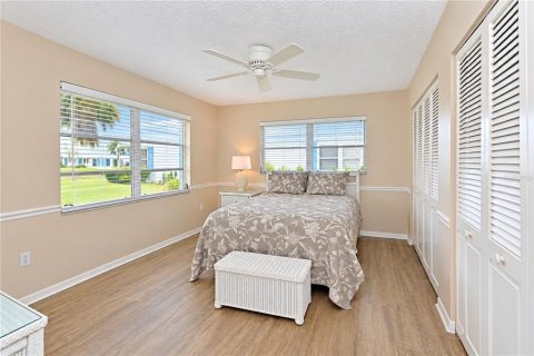 Condo in Bradenton, Florida, 2 bedrooms  № 2414097 - photo 27