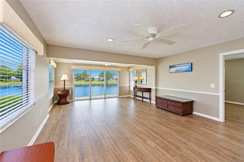 Condo in Bradenton, Florida, 2 bedrooms  № 2414097 - photo 16