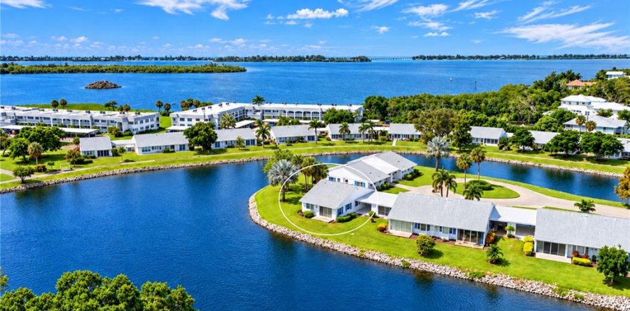 Condo in Bradenton, Florida, 2 bedrooms  № 2414097