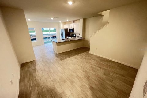 Снять в аренду таунхаус в Дэвенпорт, Флорида 3 спальни, 134.34м2, № 1759384 - фото 3