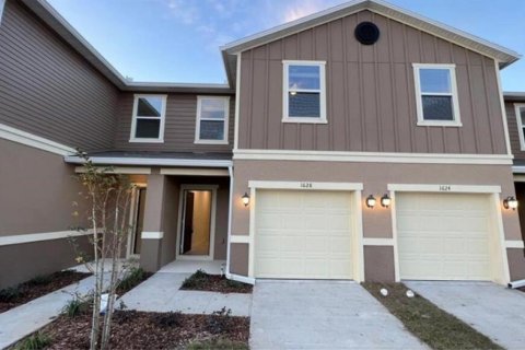 Снять в аренду таунхаус в Дэвенпорт, Флорида 3 спальни, 134.34м2, № 1759384 - фото 1