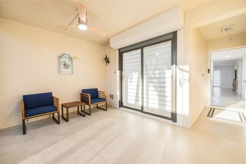 Condominio en alquiler en Fort Myers, Florida, 3 dormitorios, 124.12 m2 № 1593009 - foto 1