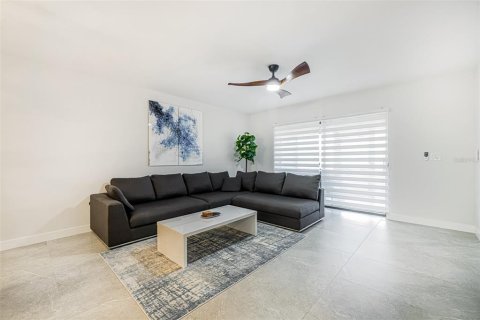 Condominio en alquiler en Fort Myers, Florida, 3 dormitorios, 124.12 m2 № 1593009 - foto 27