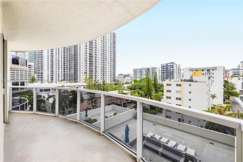 Copropriété à louer à Miami, Floride: 3 chambres, 106.47 m2 № 2192661 - photo 16