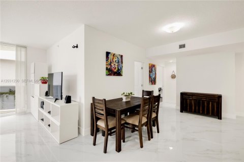 Copropriété à louer à Miami, Floride: 3 chambres, 106.47 m2 № 2192661 - photo 6