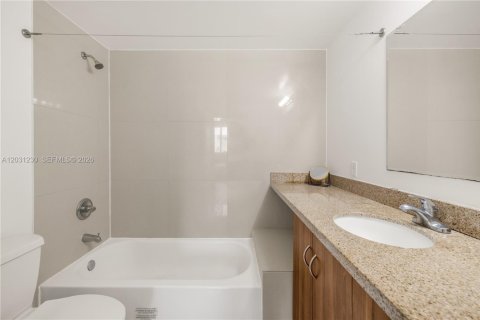 Copropriété à louer à Miami, Floride: 3 chambres, 106.47 m2 № 2192661 - photo 11