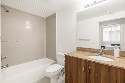Copropriété à louer à Miami, Floride: 3 chambres, 106.47 m2 № 2192661 - photo 13