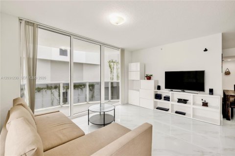 Copropriété à louer à Miami, Floride: 3 chambres, 106.47 m2 № 2192661 - photo 2