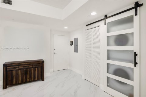 Copropriété à louer à Miami, Floride: 3 chambres, 106.47 m2 № 2192661 - photo 8