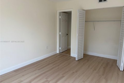 Condominio en alquiler en Lauderhill, Florida, 2 dormitorios, 100.8 m2 № 1989225 - foto 10