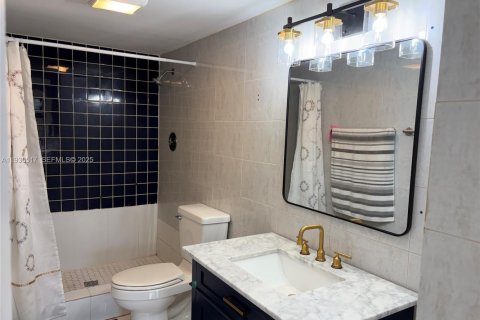 Condominio en alquiler en Lauderhill, Florida, 2 dormitorios, 100.8 m2 № 1989225 - foto 11