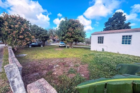 House in Miami, Florida 3 bedrooms, 87.89 sq.m. № 2042911 - photo 5