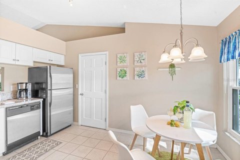 House in Winter Haven, Florida 3 bedrooms, 112.78 sq.m. № 1821215 - photo 7