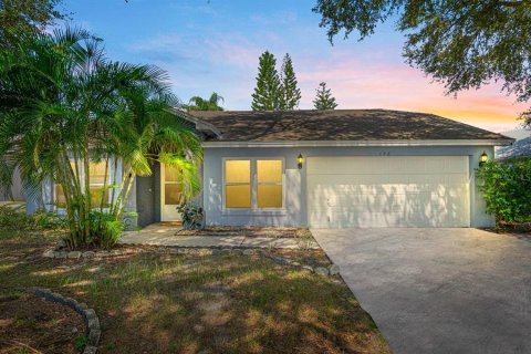 House in Winter Haven, Florida 3 bedrooms, 112.78 sq.m. № 1821215 - photo 1