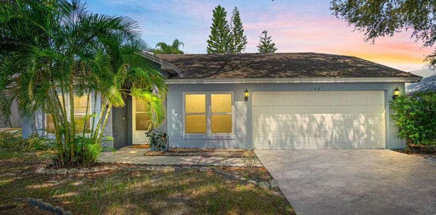 House in Winter Haven, Florida 3 bedrooms, 112.78 sq.m. № 1821215