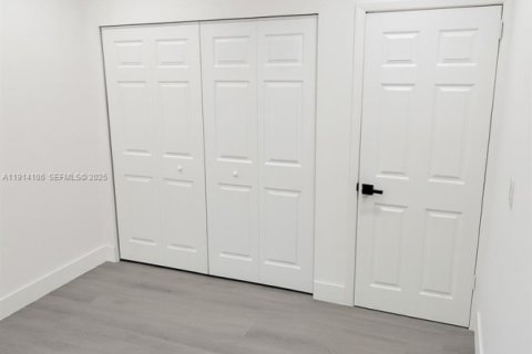 Apartamento en alquiler en Hallandale Beach, Florida, 2 dormitorios, 69.68 m2 № 1987922 - foto 9