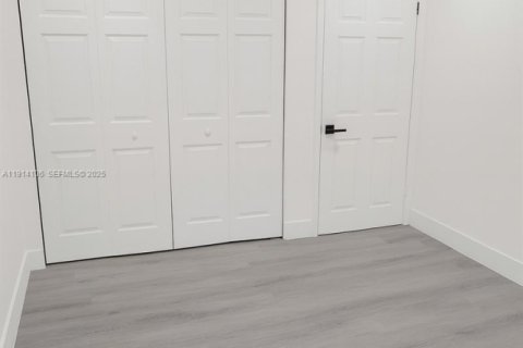 Apartamento en alquiler en Hallandale Beach, Florida, 2 dormitorios, 69.68 m2 № 1987922 - foto 11