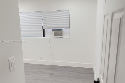 Apartamento en alquiler en Hallandale Beach, Florida, 2 dormitorios, 69.68 m2 № 1987922 - foto 8