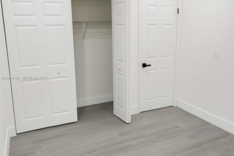 Apartamento en alquiler en Hallandale Beach, Florida, 2 dormitorios, 69.68 m2 № 1987922 - foto 12