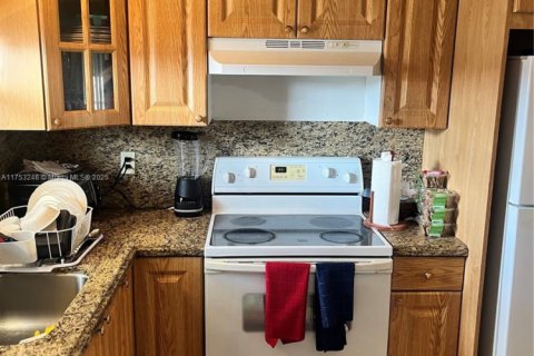 Copropriété à vendre à Sunrise, Floride: 2 chambres, 78.97 m2 № 1985274 - photo 2