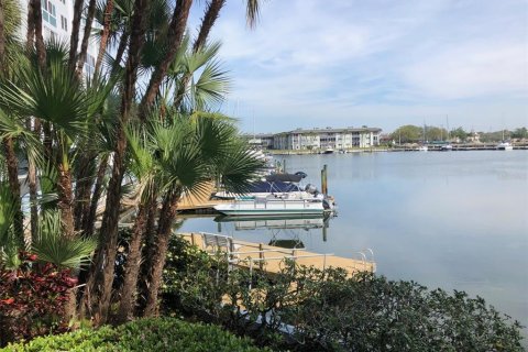 Condominio en venta en New Port Richey, Florida, 1 dormitorio, 66.43 m2 № 1613703 - foto 24