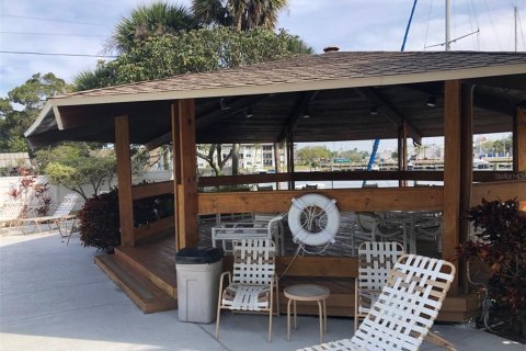Condominio en venta en New Port Richey, Florida, 1 dormitorio, 66.43 m2 № 1613703 - foto 29