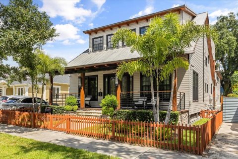 House in Orlando, Florida 4 bedrooms, 397.44 sq.m. № 2094581 - photo 6