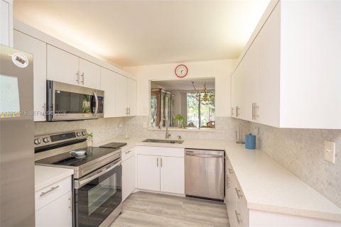 Adosado en venta en Doral, Florida, 3 dormitorios, 159.05 m2 № 2076290 - foto 5