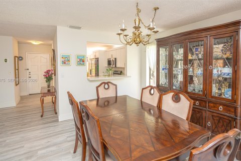 Adosado en venta en Doral, Florida, 3 dormitorios, 159.05 m2 № 2076290 - foto 15