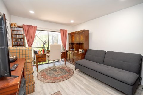 Adosado en venta en Doral, Florida, 3 dormitorios, 159.05 m2 № 2076290 - foto 24