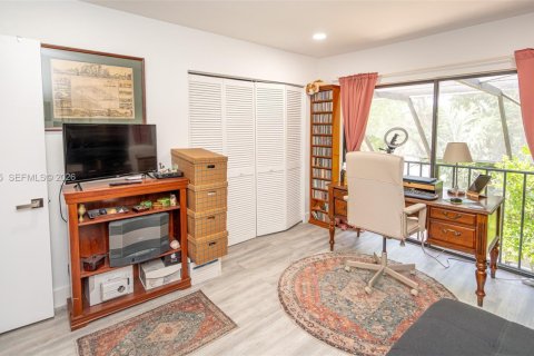 Adosado en venta en Doral, Florida, 3 dormitorios, 159.05 m2 № 2076290 - foto 25
