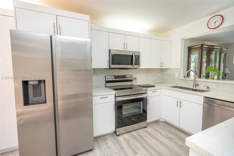 Adosado en venta en Doral, Florida, 3 dormitorios, 159.05 m2 № 2076290 - foto 12