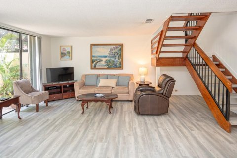 Adosado en venta en Doral, Florida, 3 dormitorios, 159.05 m2 № 2076290 - foto 10