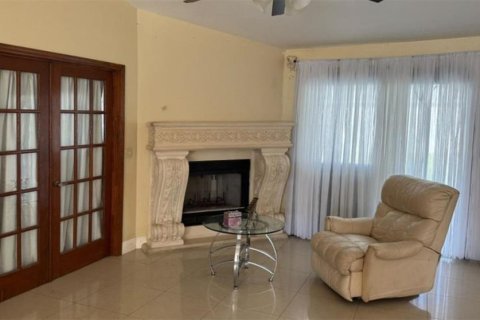 Villa ou maison à vendre à Kissimmee, Floride: 4 chambres, 175.59 m2 № 2408307 - photo 10