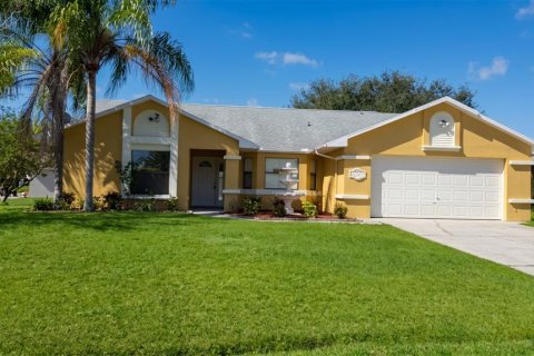 Villa ou maison à vendre à Kissimmee, Floride: 4 chambres, 175.59 m2 № 2408307 - photo 2